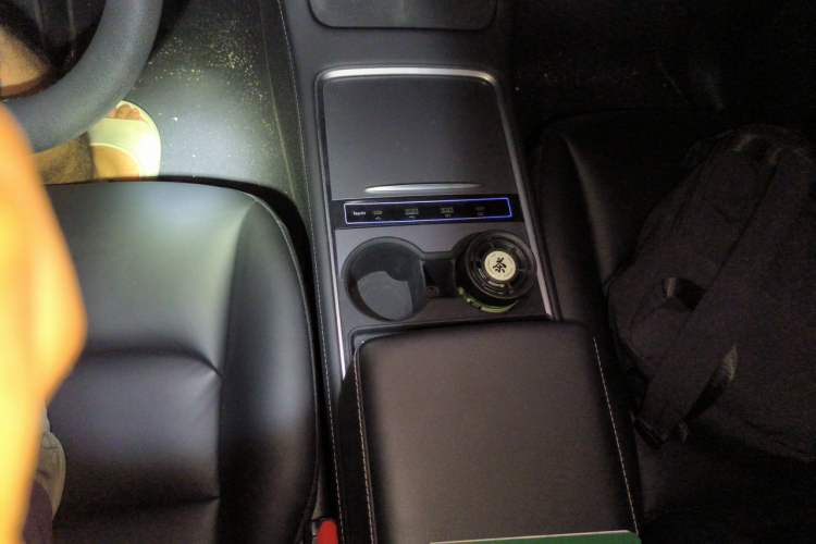 Used Tesla Model Y 2022 Revised Version Rear-Wheel Drive Gear Lever