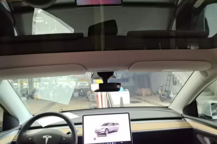 Used Tesla Model Y 2022 Rear-Wheel-Drive Version Headliner