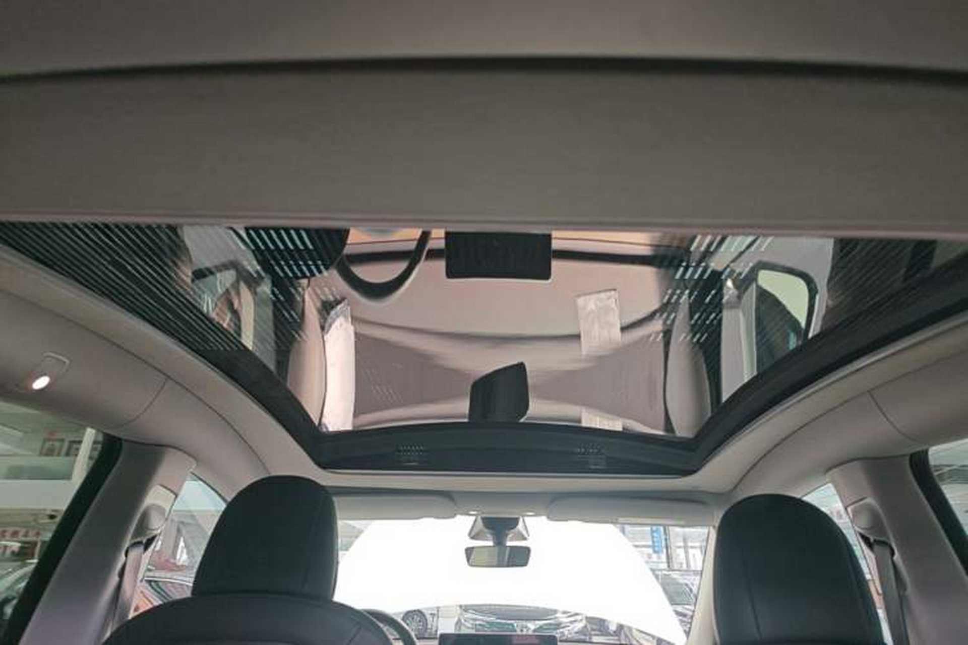 Used Tesla Model Y 2022 Rear-Wheel-Drive Version Headliner