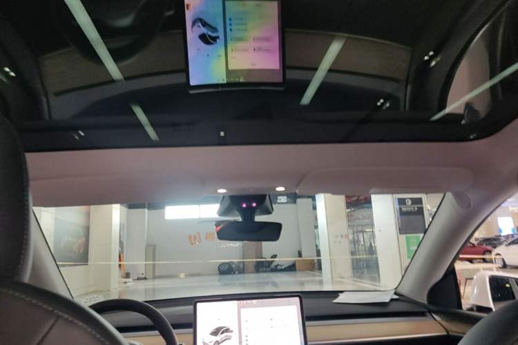 Used Tesla Model Y 2022 Rear-Wheel-Drive Version Headliner