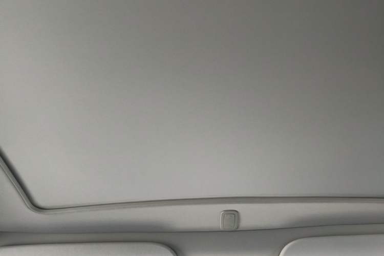 Used Tesla Model Y 2022 Rear-Wheel-Drive Version Headliner