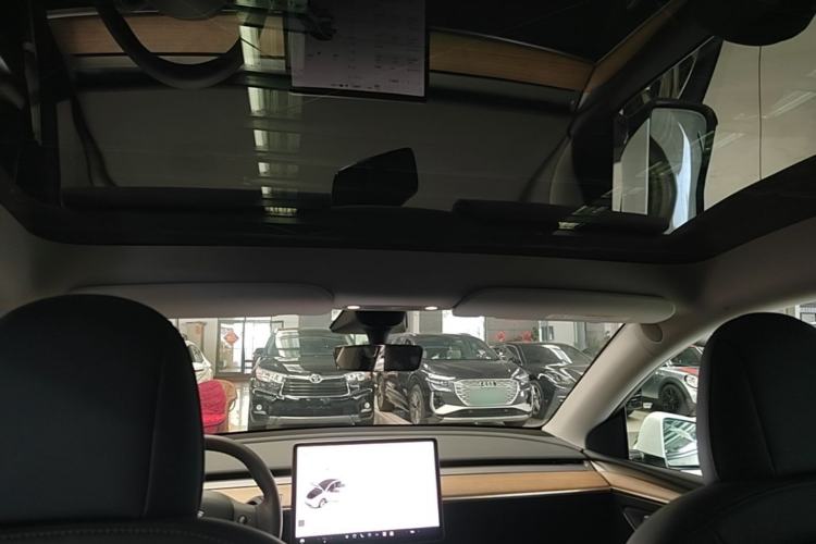 Used Tesla Model Y 2022 Rear-Wheel-Drive Version Headliner