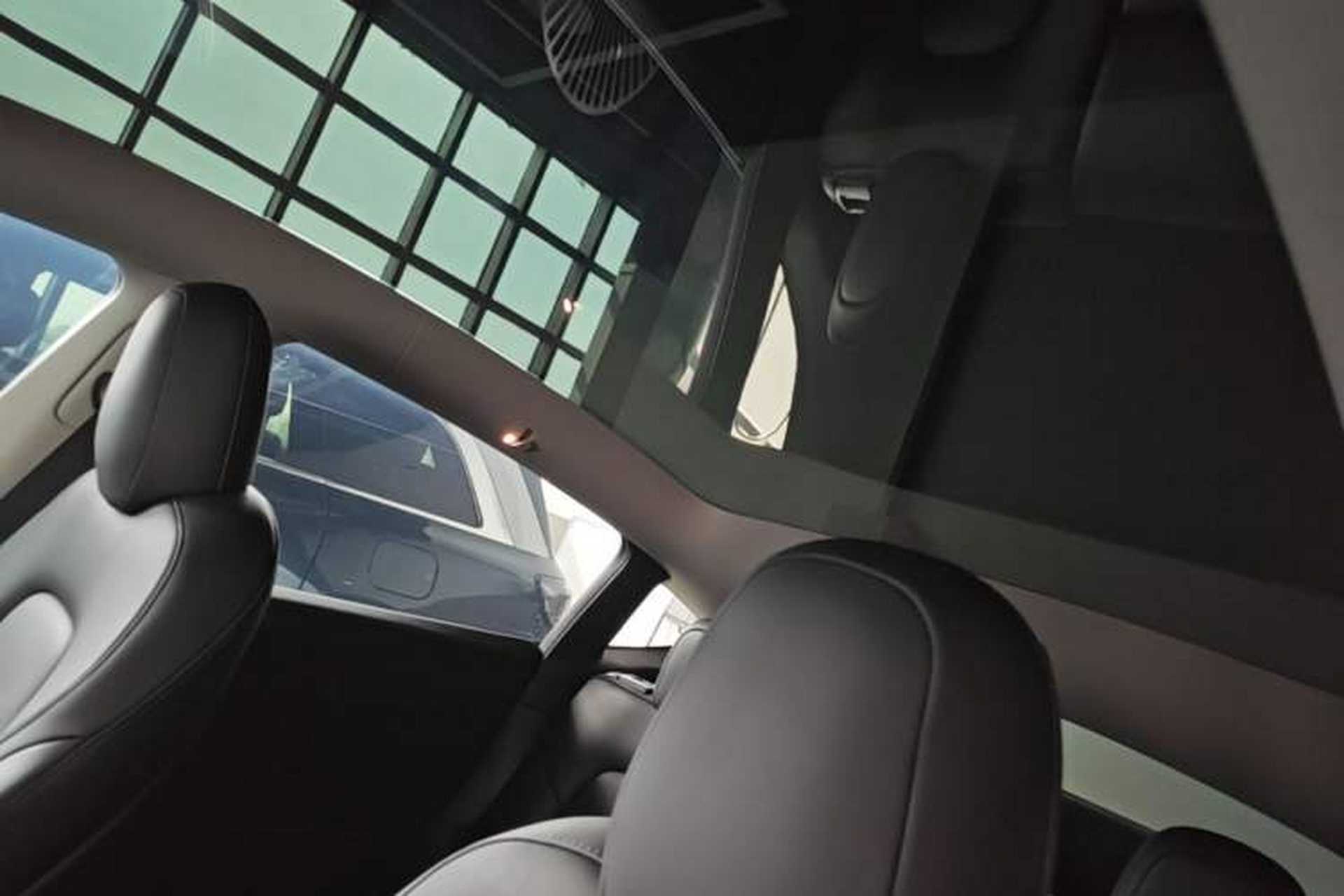 Used Tesla Model Y 2022 Long-Range All-Wheel-Drive Version Headliner