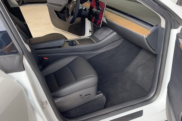 Used Tesla Model Y 2022 Rear-Wheel-Drive Version Interior 1