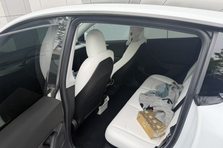 Used Tesla Model Y 2022 Rear-Wheel-Drive Version Interior 1