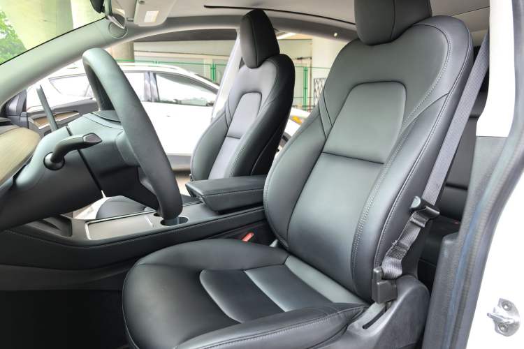 Used Tesla Model Y 2022 Performance High-Performance All-Wheel-Drive Version Interior 1
