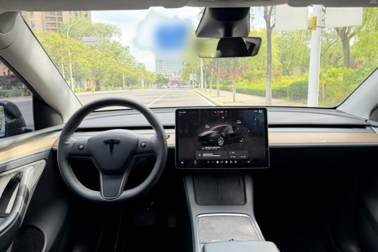 Used Tesla Model Y 2022 Revised Version Long-Range All-Wheel Drive Interior 2