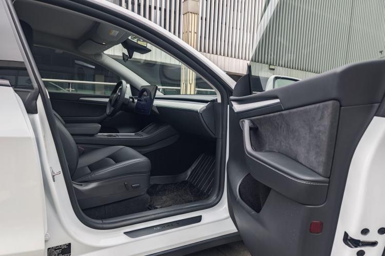 Used Tesla Model Y 2022 Revised Version Rear-Wheel Drive Interior 2