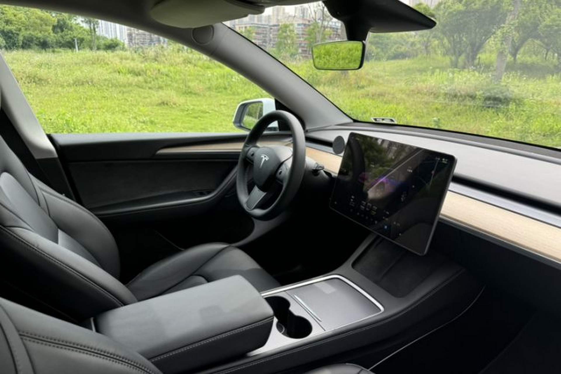 Used Tesla Model Y 2022 Revised Version Long-Range All-Wheel Drive Interior 2