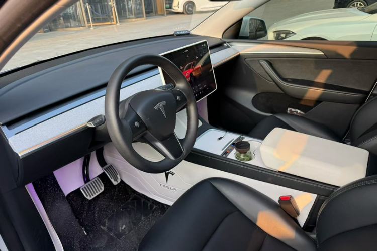 Used Tesla Model Y 2022 Revised Version Rear-Wheel Drive Interior 2