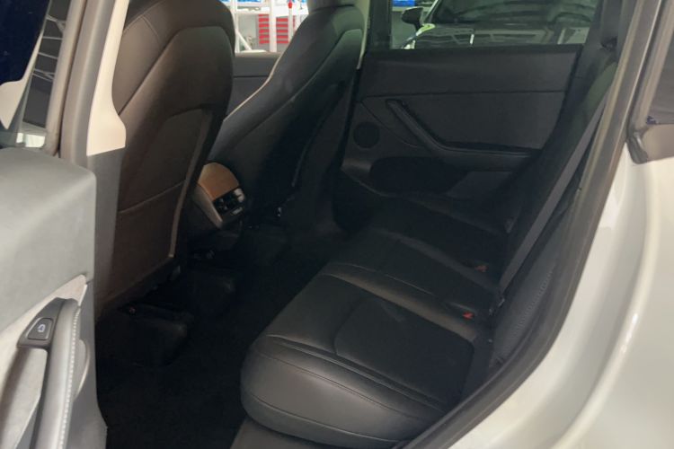 Used Tesla Model Y 2022 Rear-Wheel-Drive Version Interior 2