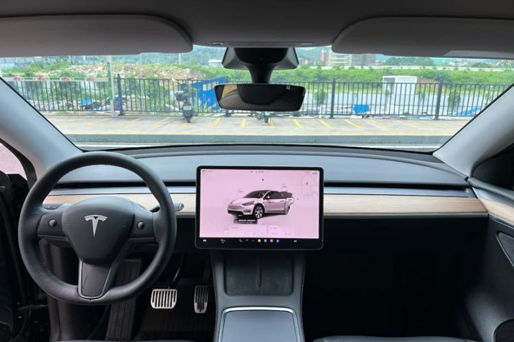 Used Tesla Model Y 2022 Rear-Wheel-Drive Version Interior 3