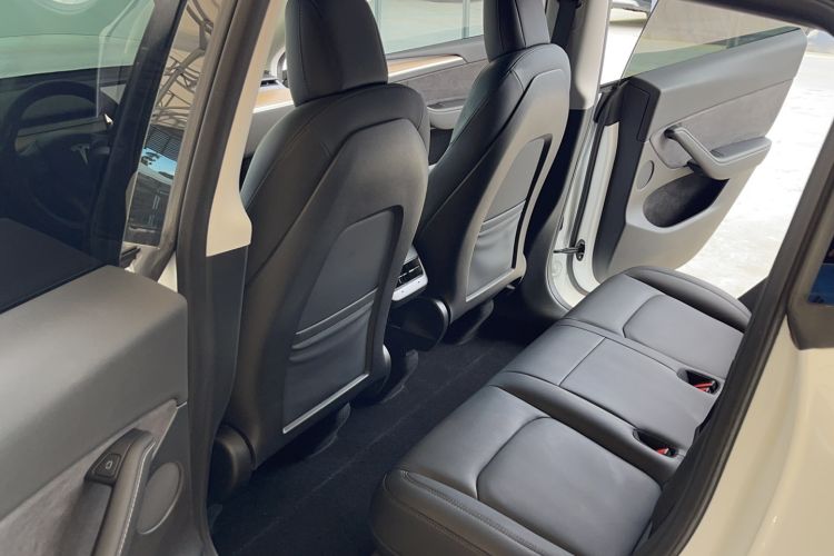 Used Tesla Model Y 2022 Rear-Wheel-Drive Version Interior 3