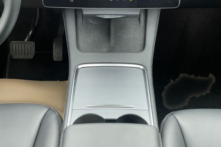 Used Tesla Model Y 2022 Rear-Wheel-Drive Version Interior 3