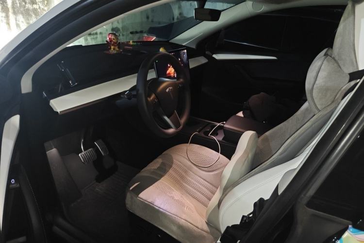 Used Tesla Model Y 2022 Rear-Wheel-Drive Version Interior 3