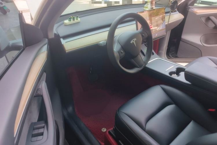 Used Tesla Model Y 2022 Revised Version Long-Range All-Wheel Drive Interior 3