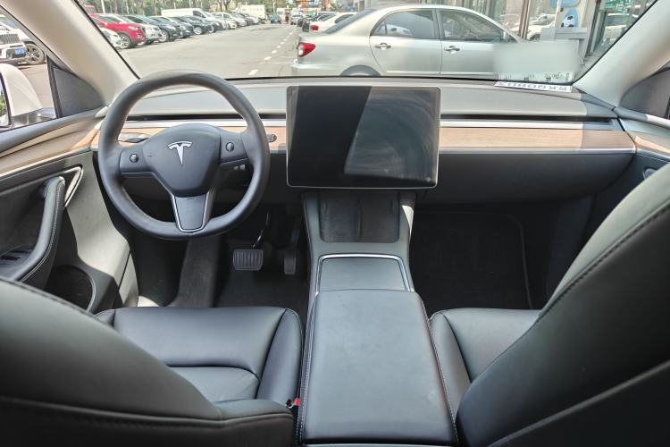 Used Tesla Model Y 2022 Rear-Wheel-Drive Version Interior 3