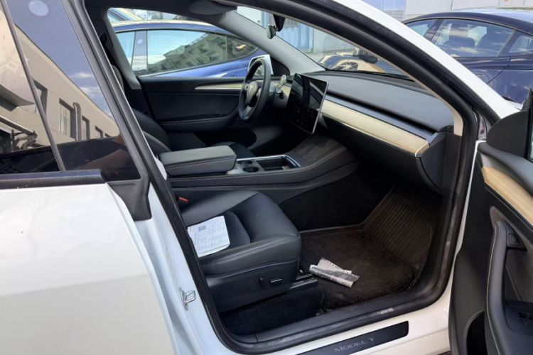 Used Tesla Model Y 2022 Revised Version Rear-Wheel Drive Interior 3
