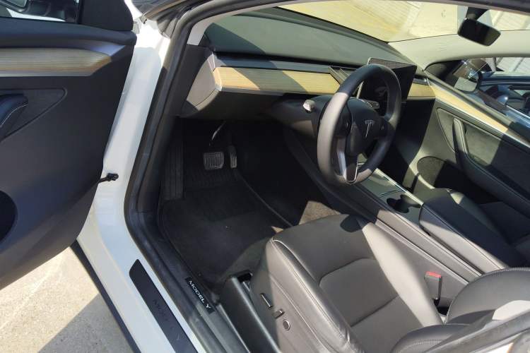 Used Tesla Model Y 2022 Revised Version Rear-Wheel Drive Interior 3