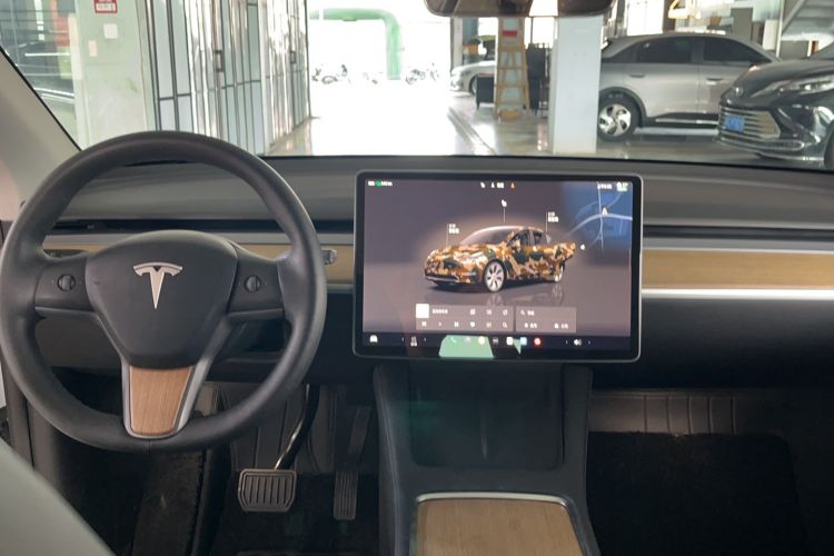Used Tesla Model Y 2022 Rear-Wheel-Drive Version Interior 3