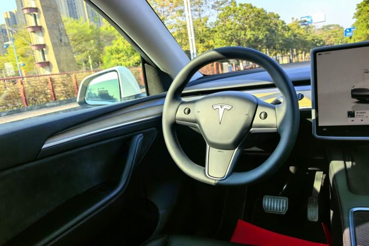 Used Tesla Model Y 2022 Revised Version Rear-Wheel Drive Interior 4