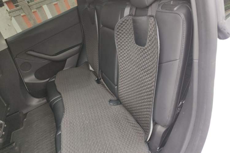 Used Tesla Model Y 2022 Revised Version Rear-Wheel Drive Interior 4