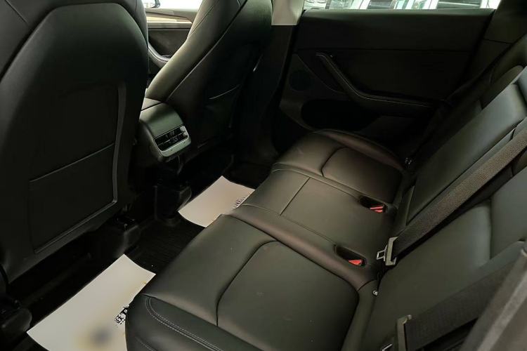 Used Tesla Model Y 2022 Revised Version Long-Range All-Wheel Drive Interior 4