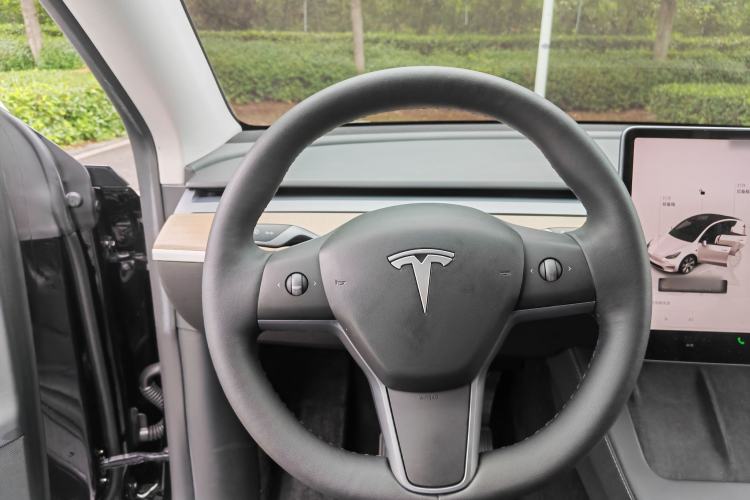 Used Tesla Model Y 2022 Rear-Wheel-Drive Version Interior 5
