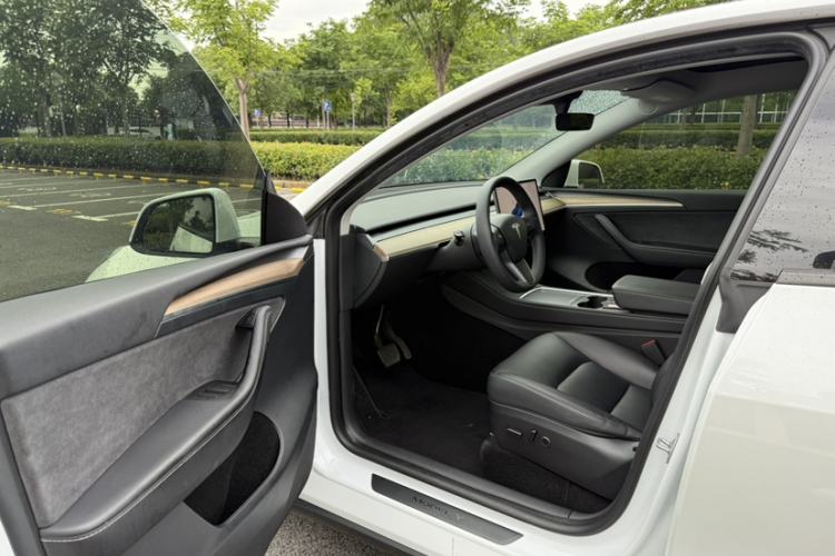 Used Tesla Model Y 2022 Revised Version Rear-Wheel Drive Interior 6