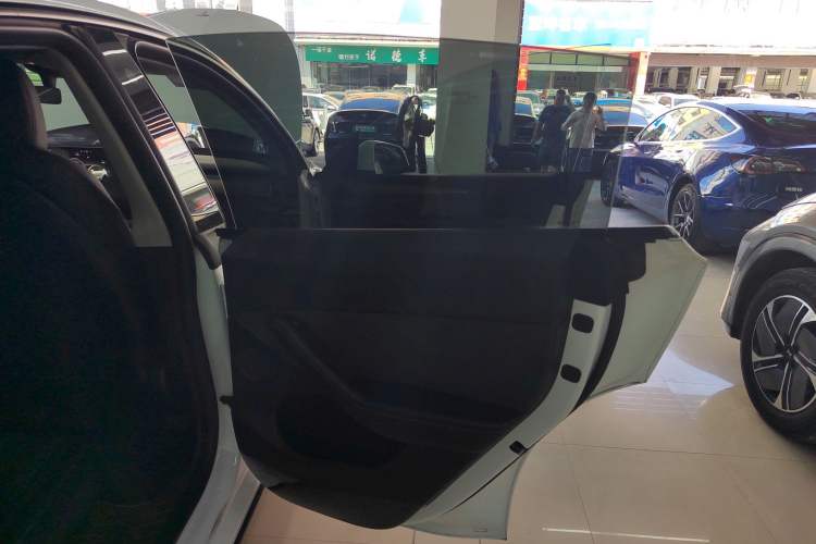 Used Tesla Model Y 2022 Revised Version Long-Range All-Wheel Drive Interior 6