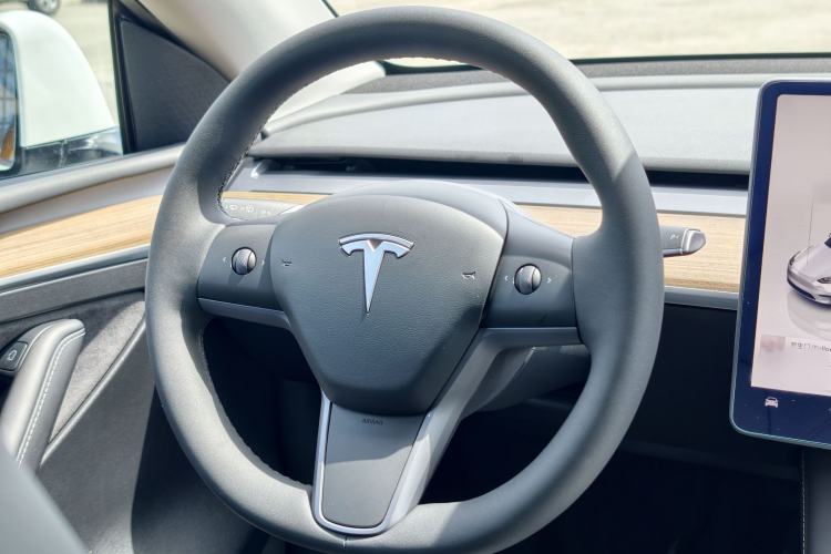 Used Tesla Model Y 2022 Rear-Wheel-Drive Version Interior 8