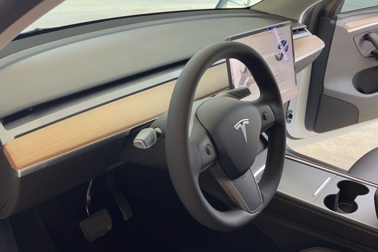 Used Tesla Model Y 2022 Rear-Wheel-Drive Version Interior 9