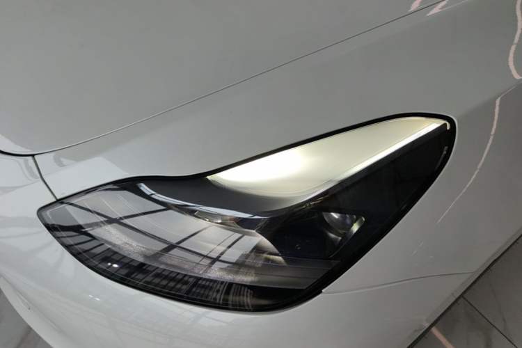Used Tesla Model Y 2022 Long-Range All-Wheel-Drive Version Left Front Headlight