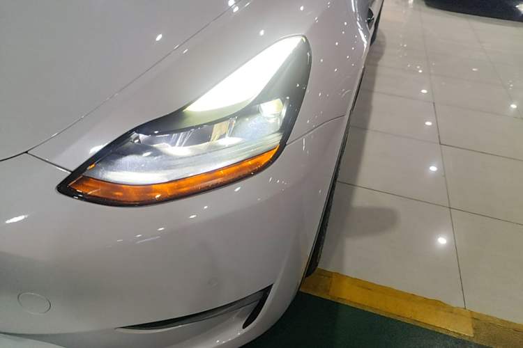 Used Tesla Model Y 2022 Long-Range All-Wheel-Drive Version Left Front Headlight