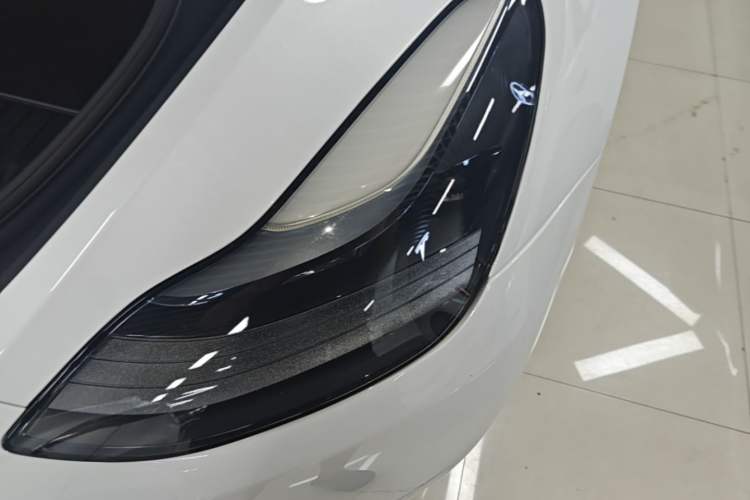 Used Tesla Model Y 2022 Long-Range All-Wheel-Drive Version Left Front Headlight
