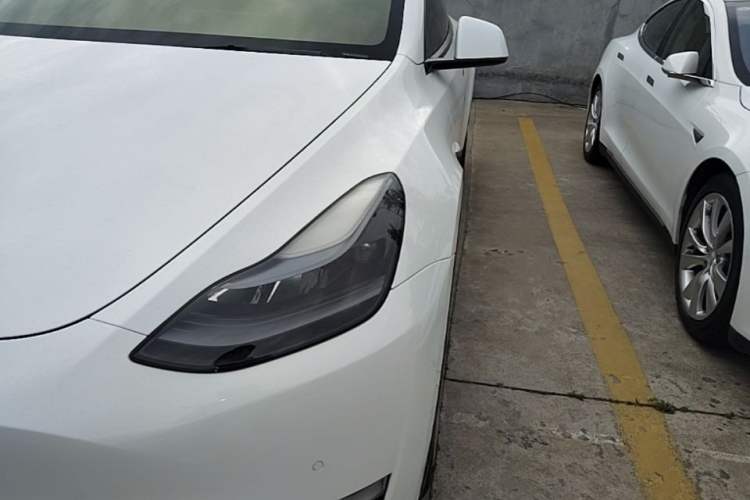 Used Tesla Model Y 2022 Long-Range All-Wheel-Drive Version Left Front Headlight