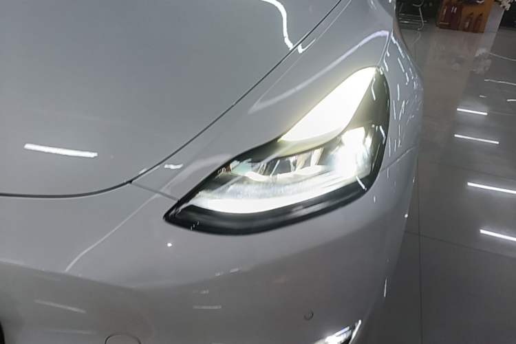 Used Tesla Model Y 2022 Performance High-Performance All-Wheel-Drive Version Left Front Headlight