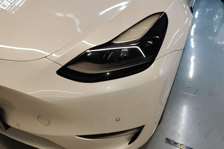 Used Tesla Model Y 2022 Long-Range All-Wheel-Drive Version Left Front Headlight