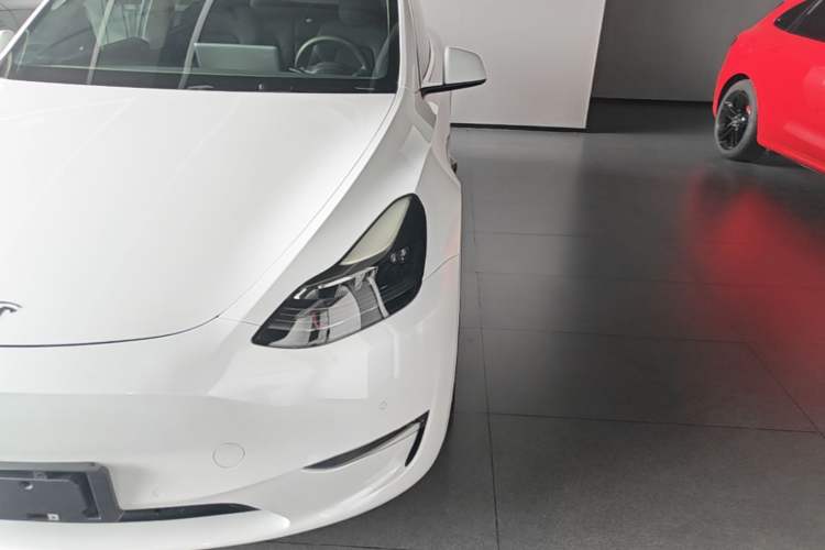 Used Tesla Model Y 2022 Long-Range All-Wheel-Drive Version Left Front Headlight