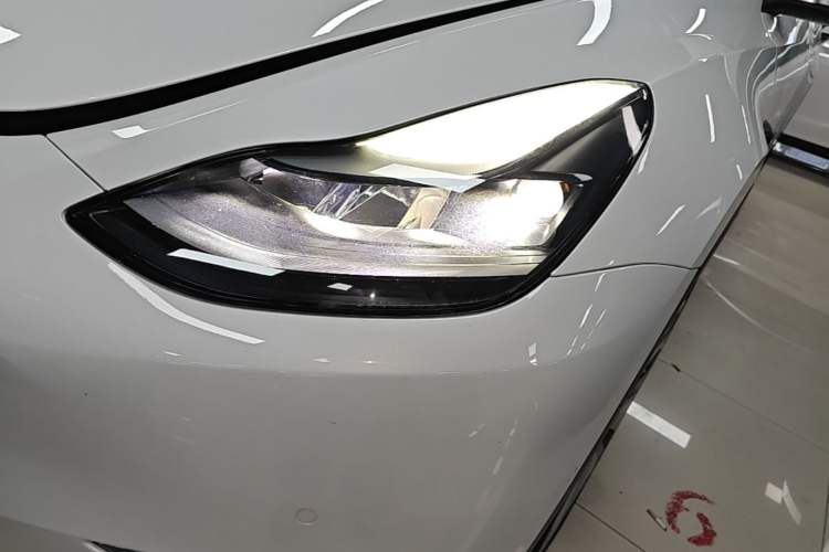 Used Tesla Model Y 2022 Long-Range All-Wheel-Drive Version Left Front Headlight