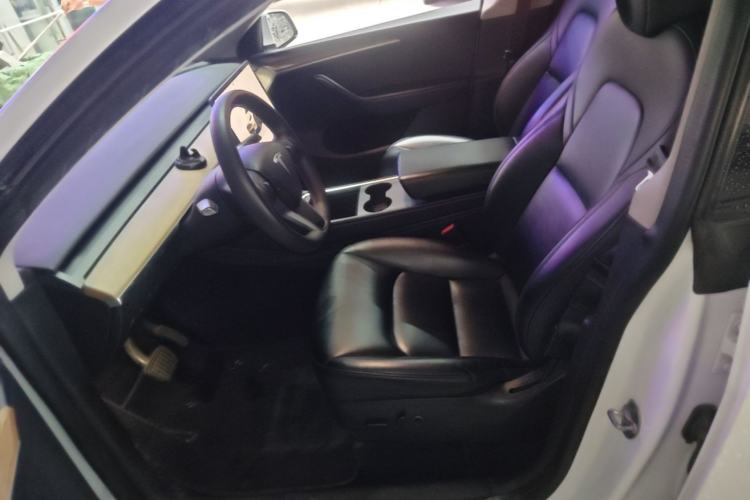 Used Tesla Model Y 2022 Rear-Wheel-Drive Version Left Front Seat