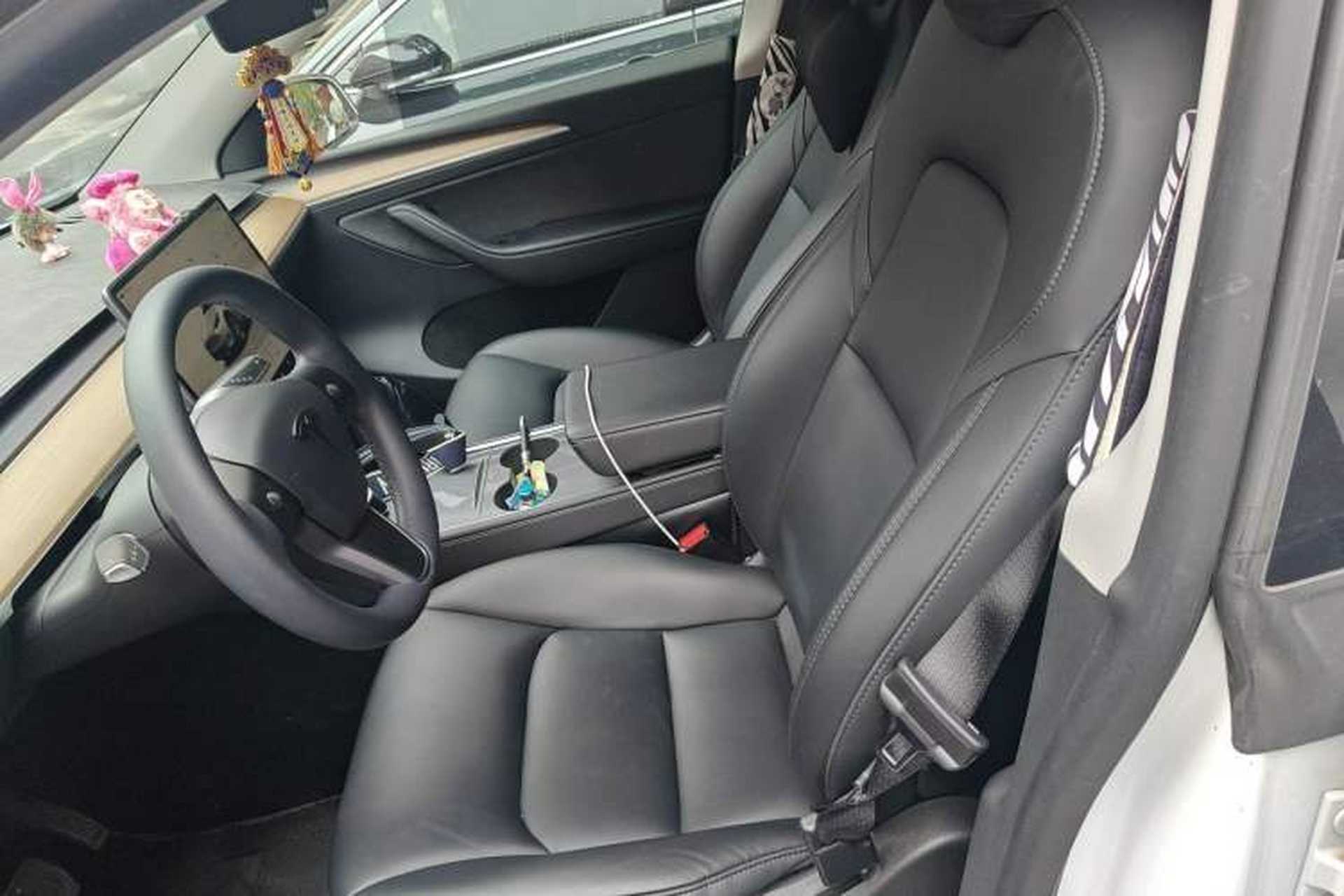 Used Tesla Model Y 2022 Long-Range All-Wheel-Drive Version Left Front Seat