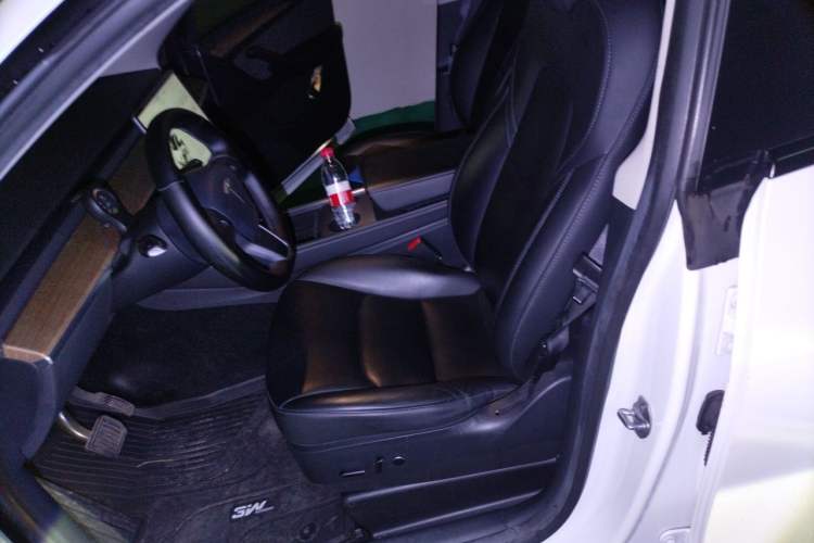 Used Tesla Model Y 2022 Rear-Wheel-Drive Version Left Front Seat