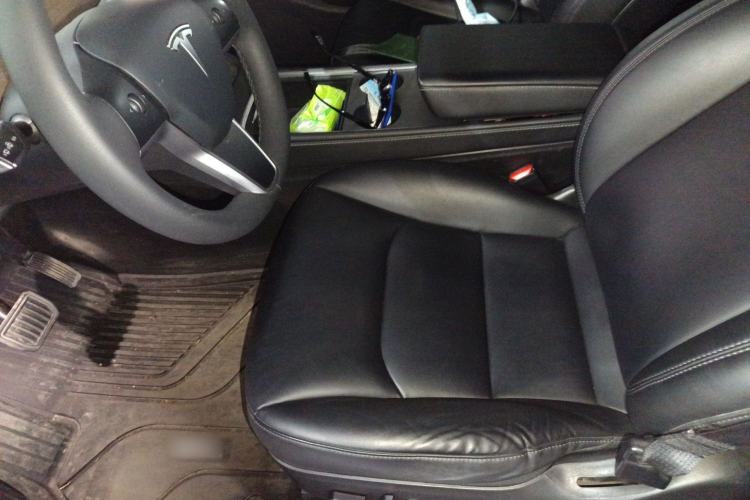 Used Tesla Model Y 2022 Rear-Wheel-Drive Version Left Front Seat