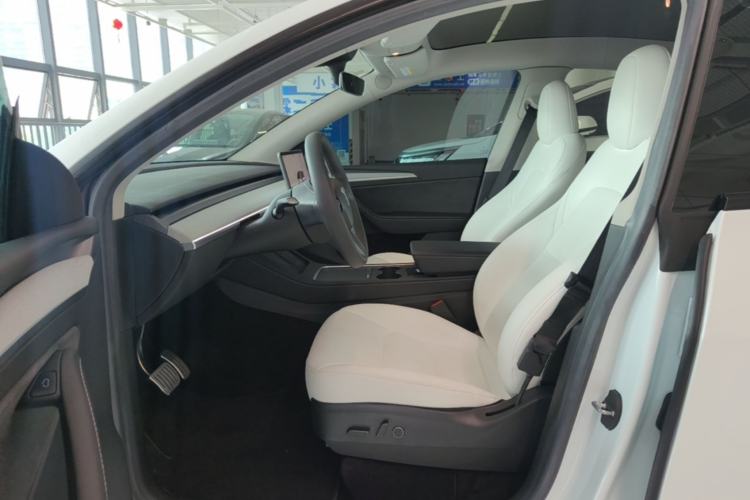 Used Tesla Model Y 2022 Long-Range All-Wheel-Drive Version Left Front Seat