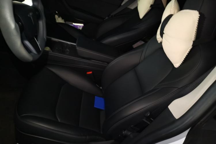 Used Tesla Model Y 2022 Rear-Wheel-Drive Version Left Front Seat