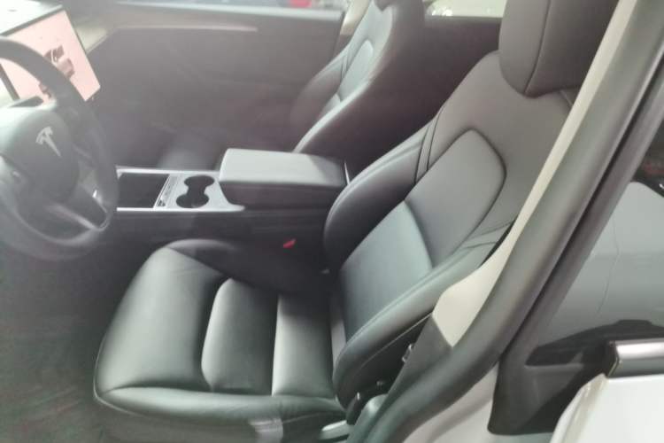 Used Tesla Model Y 2022 Rear-Wheel-Drive Version Left Front Seat