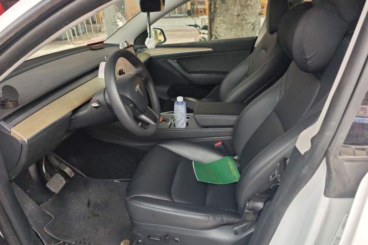 Used Tesla Model Y 2022 Rear-Wheel-Drive Version Left Front Seat