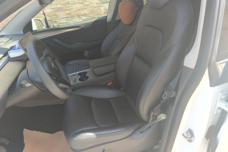 Used Tesla Model Y 2022 Long-Range All-Wheel-Drive Version Left Front Seat