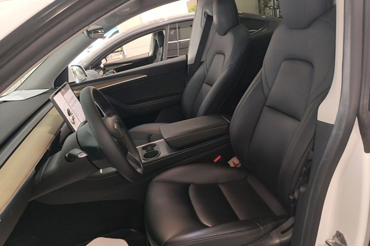Used Tesla Model Y 2022 Rear-Wheel-Drive Version Left Front Seat